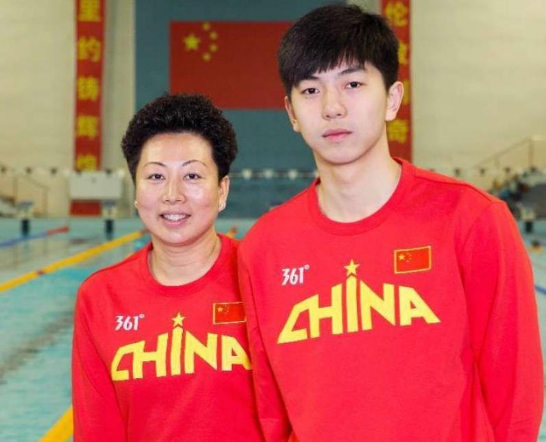 唐钱婷勇夺女子50米蛙泳金牌，背后的故事与荣耀时刻