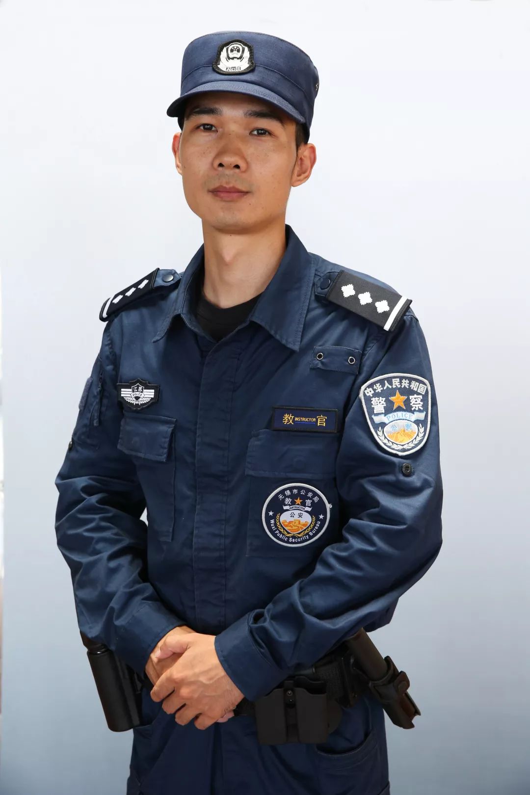 警服最新款，时代标志与安全的象征